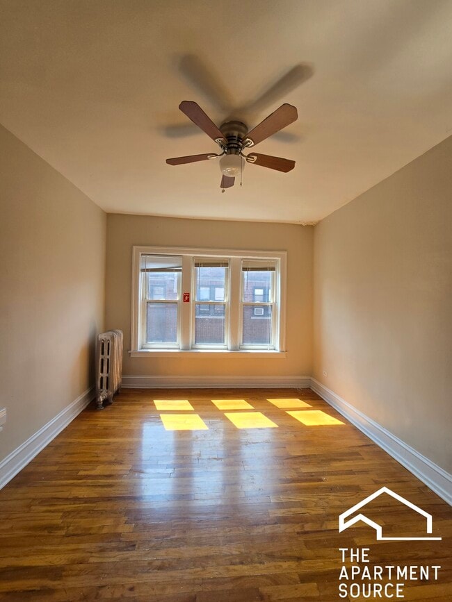 Building Photo - 1364 W Estes Ave