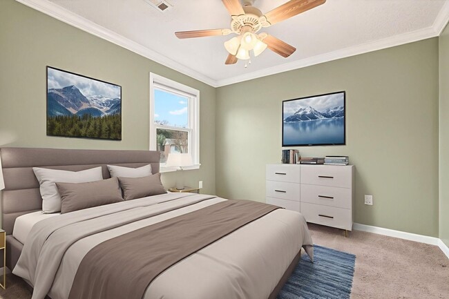 Building Photo - Quiet Retreat, Prime Location!