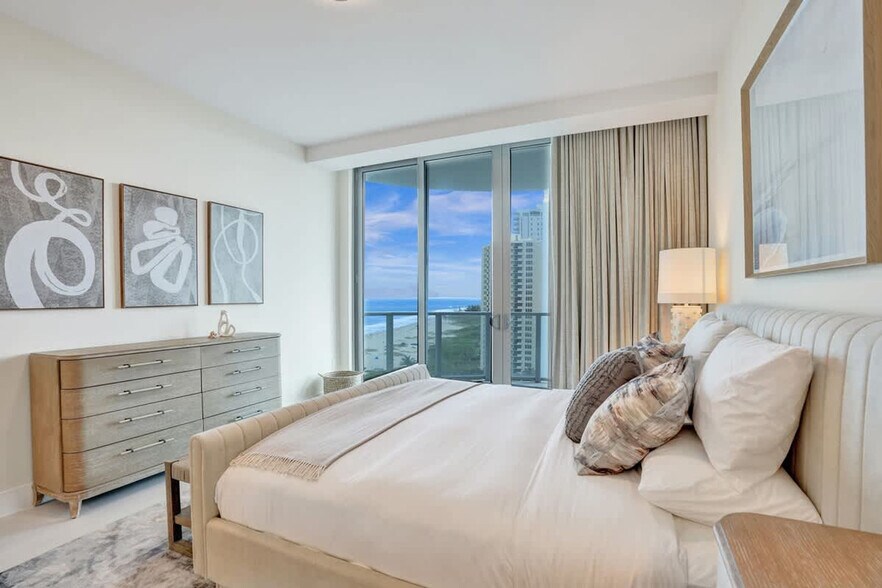 Building Photo - 3100 N Ocean Dr