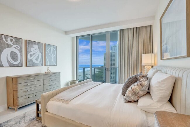 Building Photo - 3100 N Ocean Dr