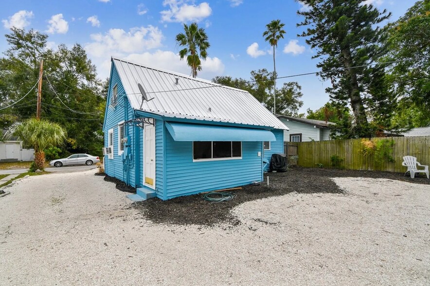 Building Photo - 1414 17th St W