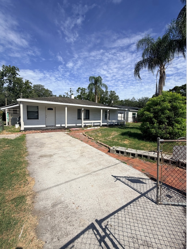 Building Photo - 9518 n darthmouth ave