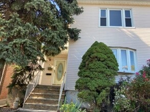 Building Photo - 593 Palisade Ave