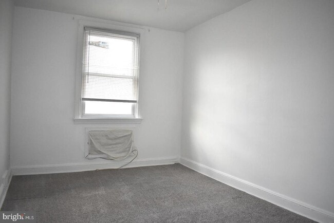 Building Photo - 7305 Woodcrest Ave