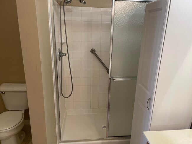 Building Photo - 1153 Fairman Way