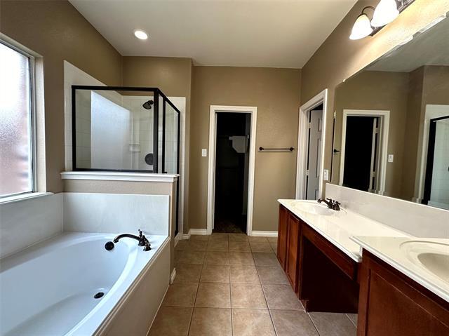Building Photo - 9409 Fenway Dr