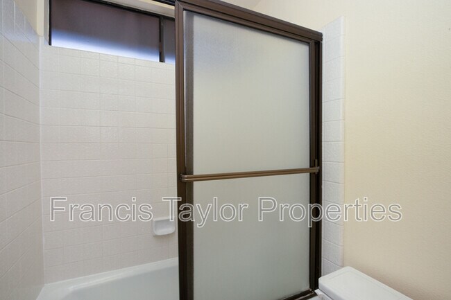 Building Photo - 3209 Avenida Hacienda
