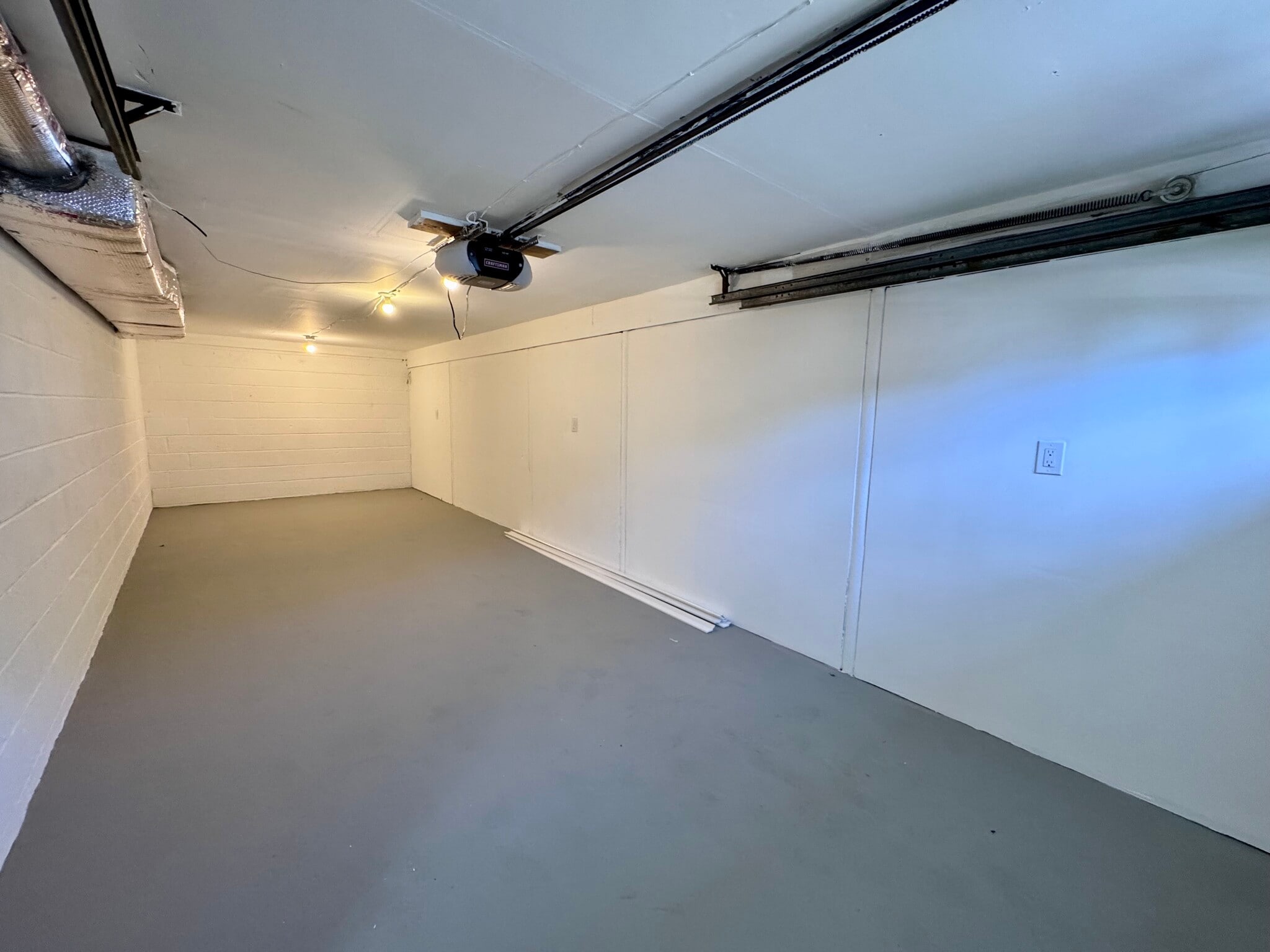 Oversized 1 Car Garage - 47 Sherwood Ave