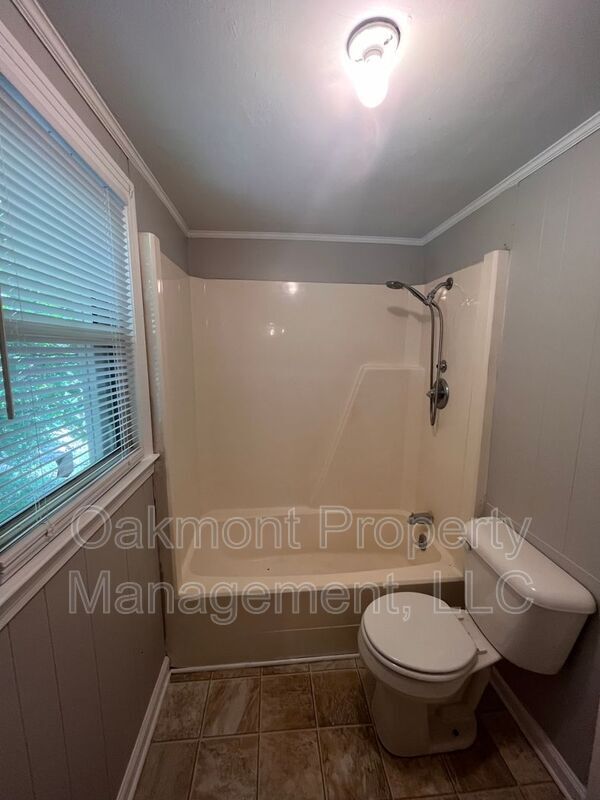 Building Photo - 735 NC-24