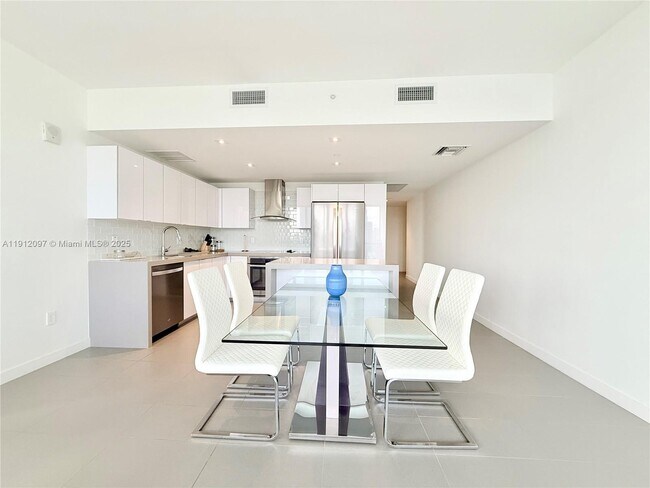 Building Photo - 1600 NE 1st Ave