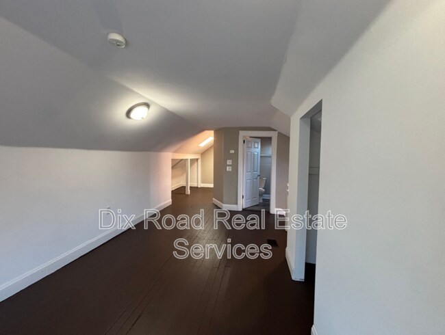 Building Photo - 3517 Trimble Ave