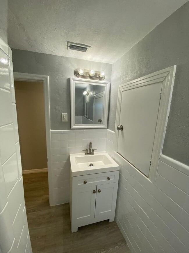 Building Photo - Fully Renovated 3-Bedroom Concrete Block H...