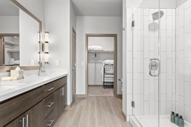 Building Photo - 390 N 2nd Ave