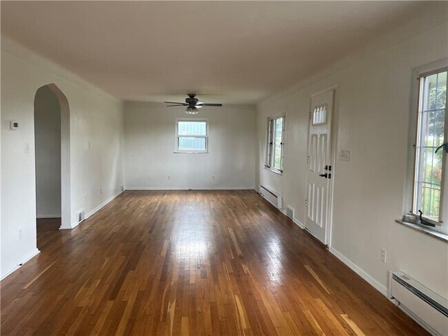 Building Photo - 249 Cirbus Ln
