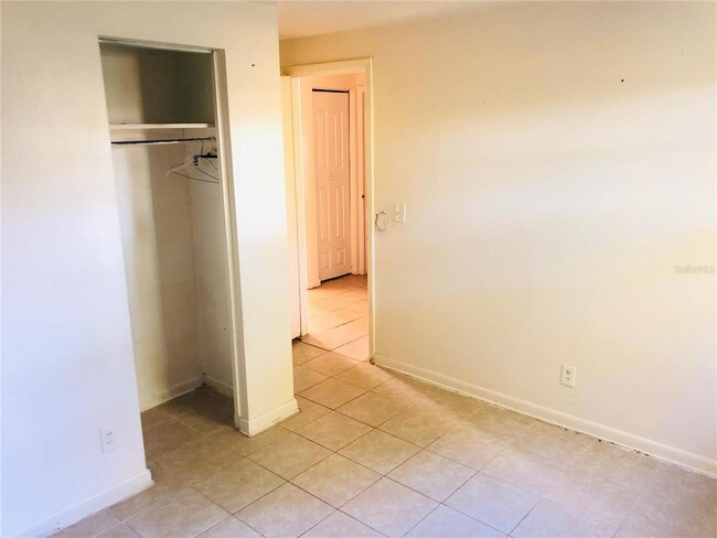 Building Photo - 210 Lee Dr