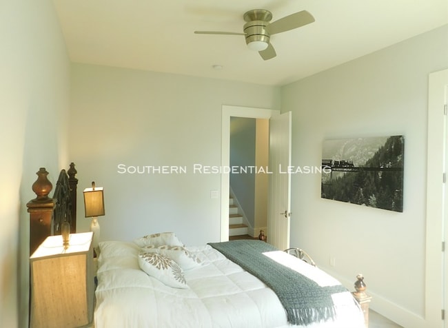 Building Photo - 16600 Innerarity Point Rd