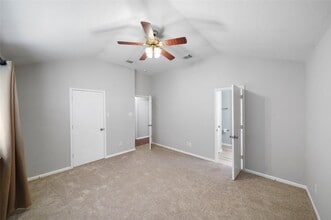 Building Photo - 10807 Twin Circles Dr