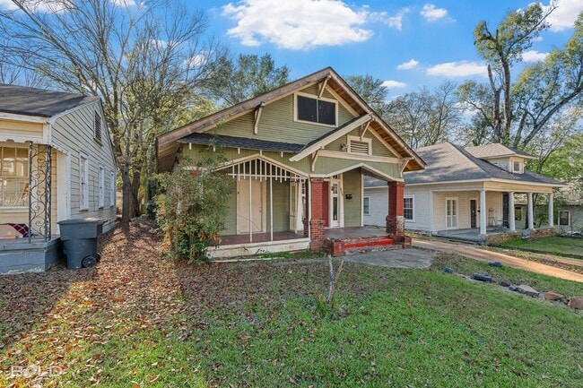 Building Photo - 3 Bedroom 1 Bath