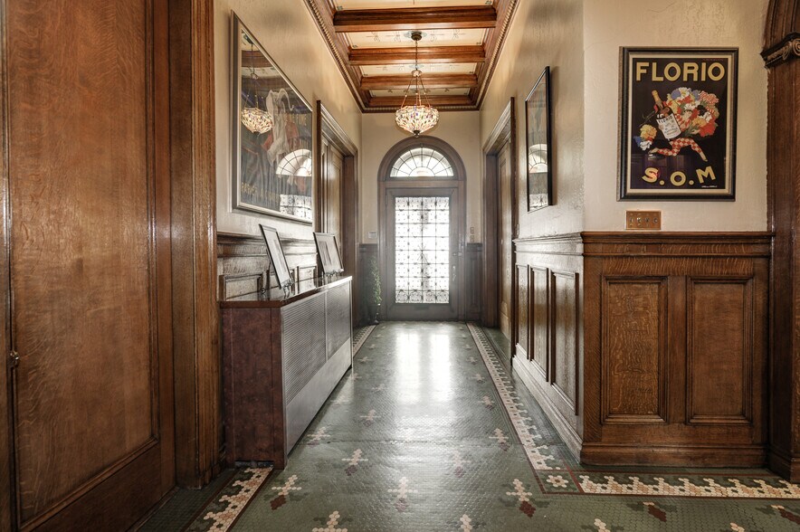 Entrance - 106 E Chase St