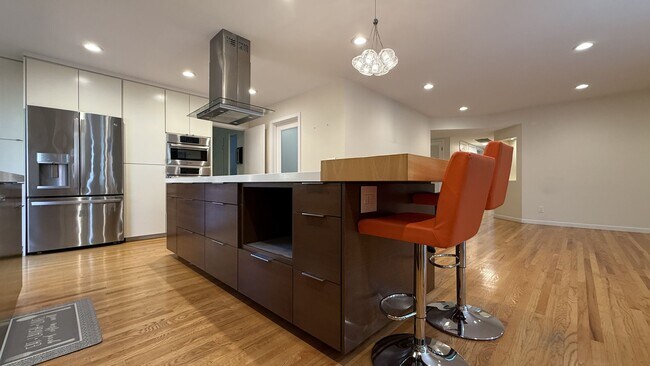 Building Photo - 4BD/2BA Willow Glen Home with Remodeled Chef's Kitchen