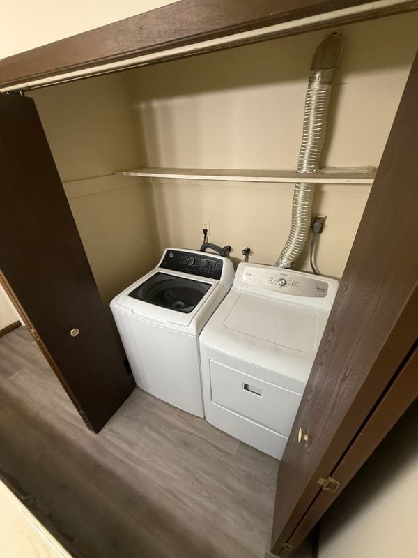 Building Photo - 537 Brandt Ave