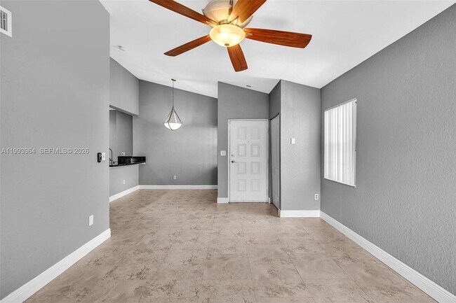 Building Photo - 2881 N Oakland Forest Dr