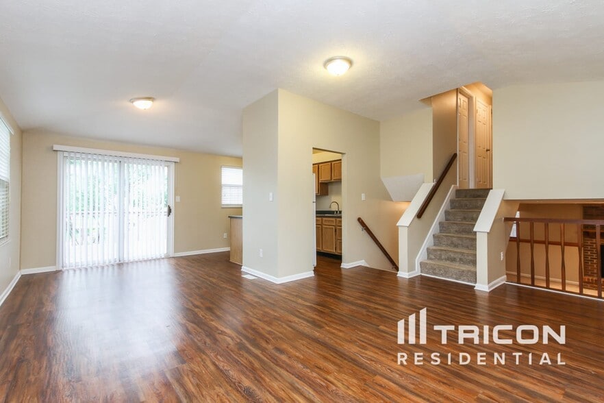 Building Photo - 7943 Cardinal Cove W