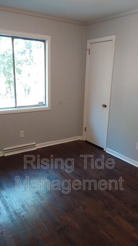 Building Photo - 700 Biscayne Dr