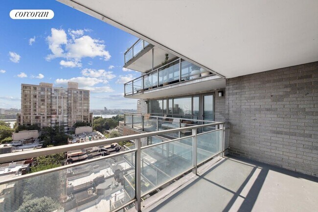 Building Photo - 501 E 87th St