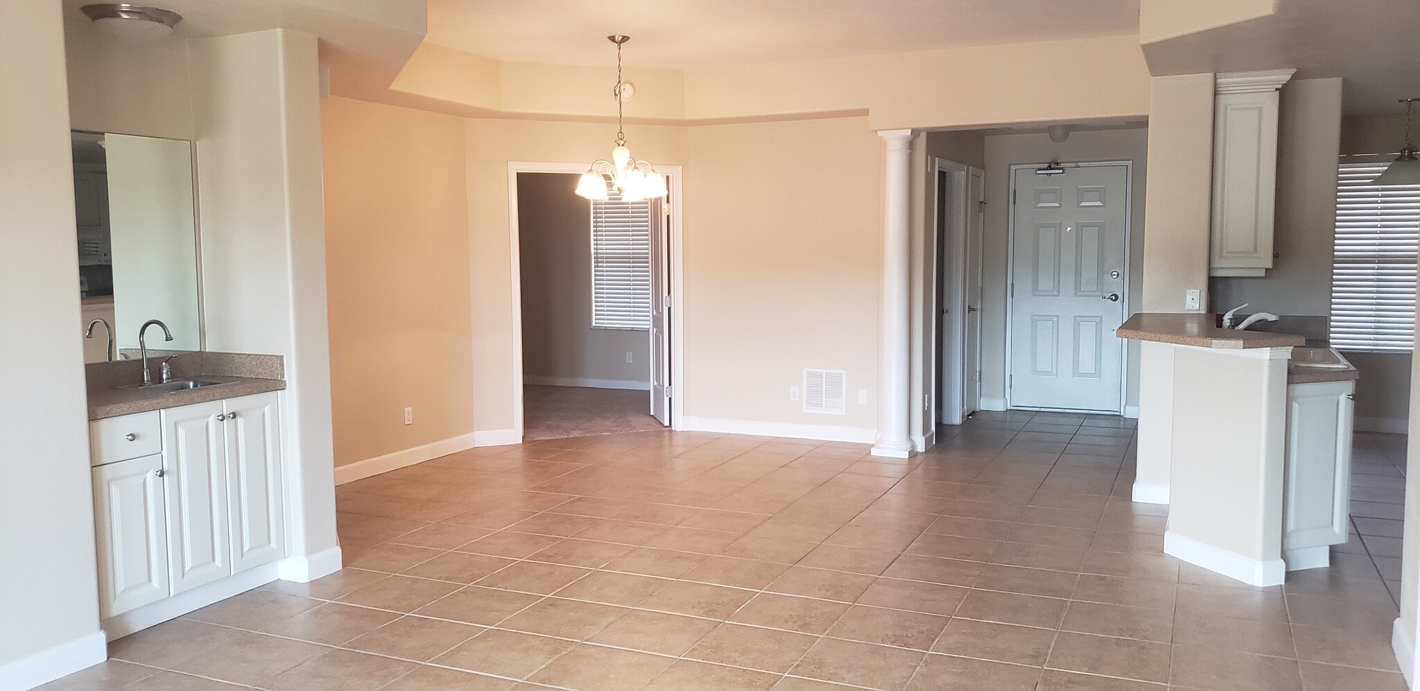 Building Photo - 424 Luna Bella Ln