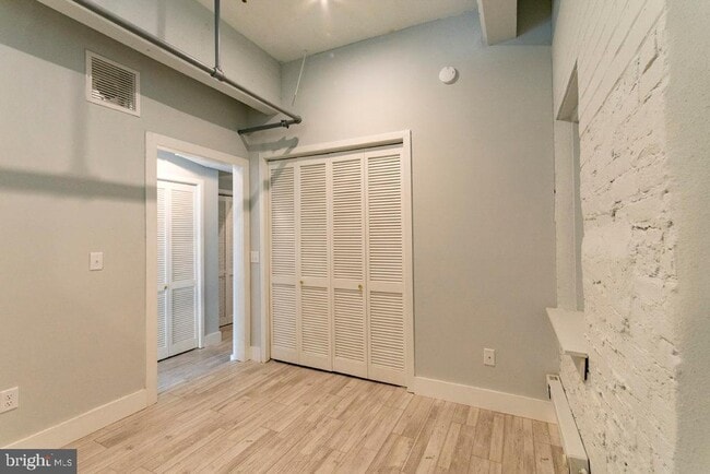 Building Photo - 408 S 13th St