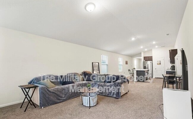 Building Photo - 15661 Strawberry Roan Ct