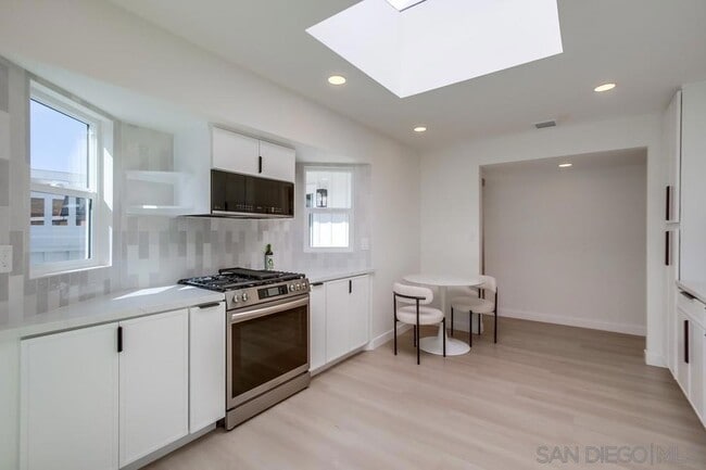 Building Photo - 8457 Paseo Del Ocaso
