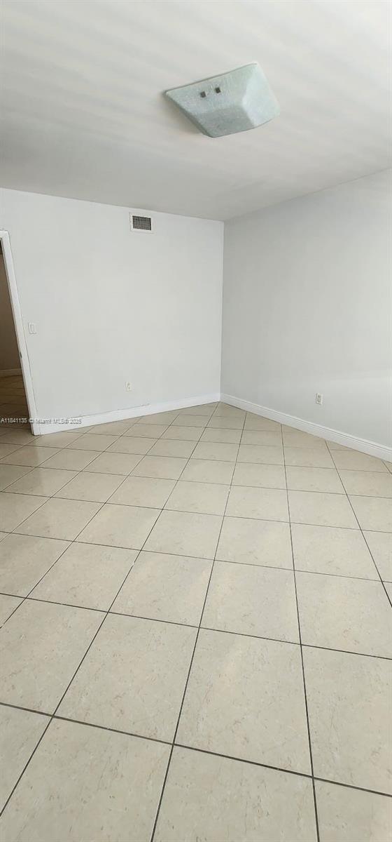 Building Photo - 5440 W 21st Ct