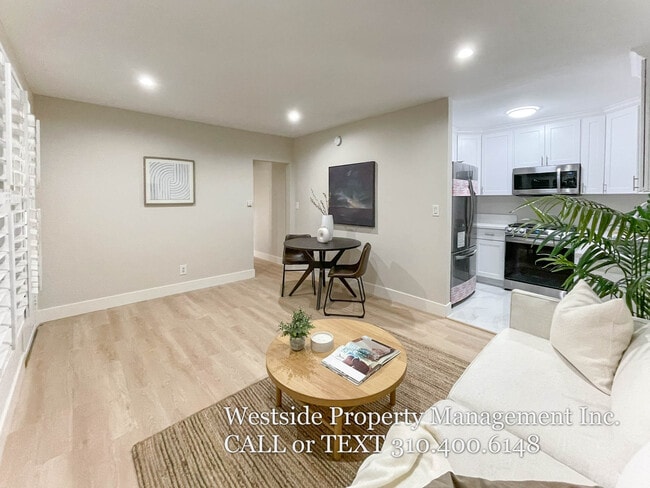 Building Photo - 1142 24th St