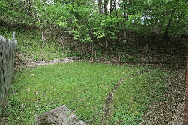 Building Photo - 251-253-253 Dakota Ave