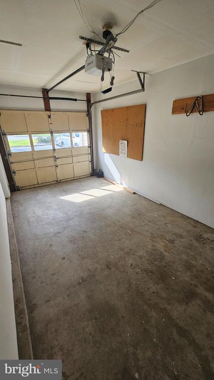 Building Photo - 6089 Flagstone Ct
