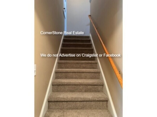 Building Photo - 106 Van Buren Dr