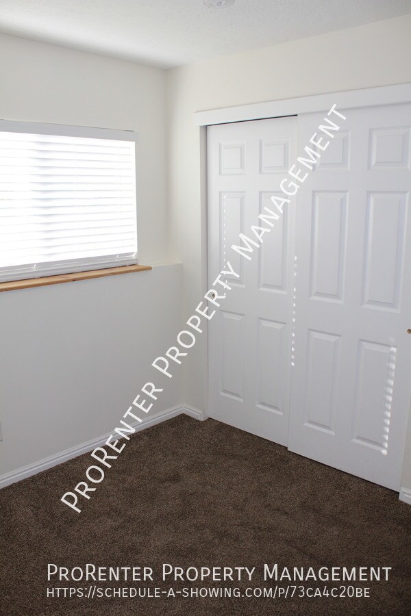 Building Photo - Charming 4 Bed, 2 Bath Layton Home