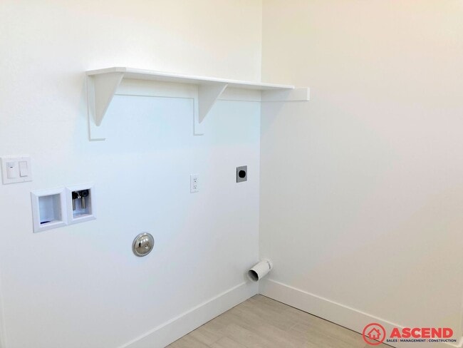Building Photo - 9734 Cotton Creek Dr