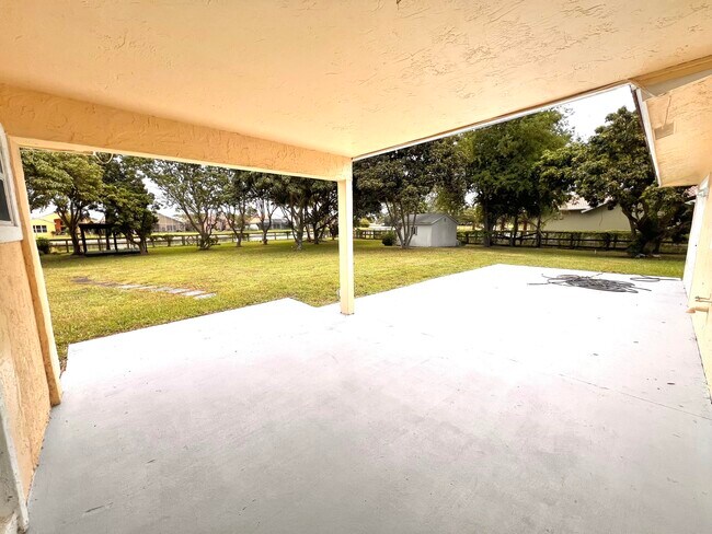 Building Photo - 9400 Listow Terrace