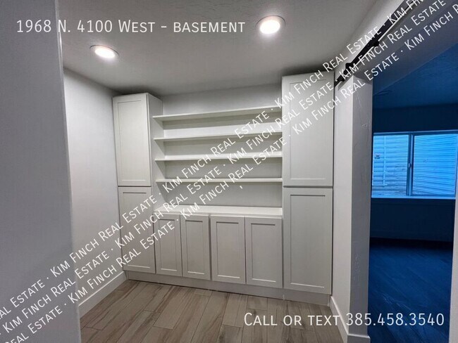 Building Photo - 1968 N 4100 W