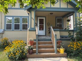 Building Photo - 1224 Spaight St
