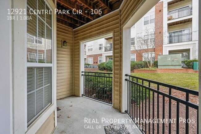 Building Photo - 12921 Centre Park Cir