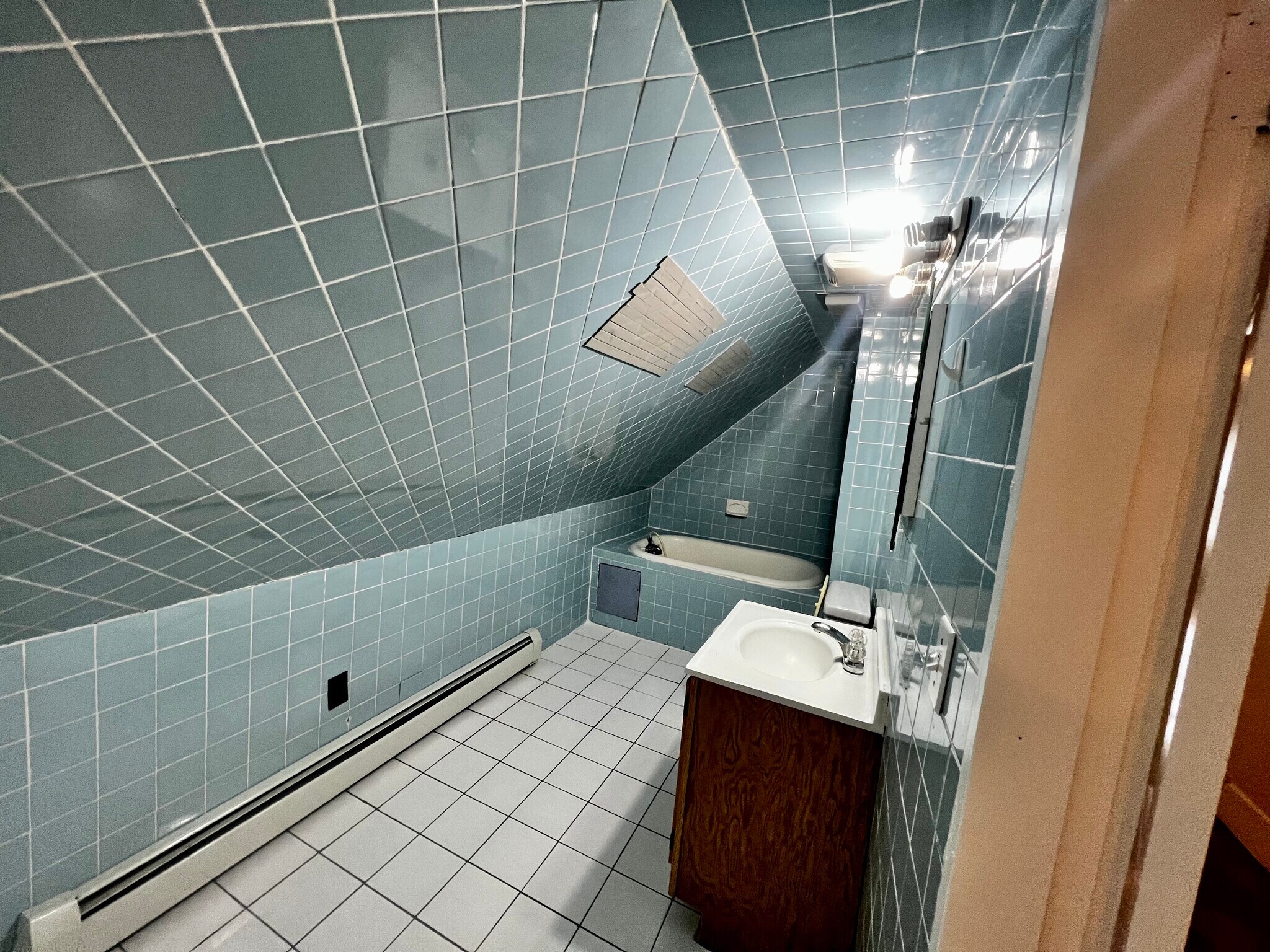 Building Photo - 19 Banks St