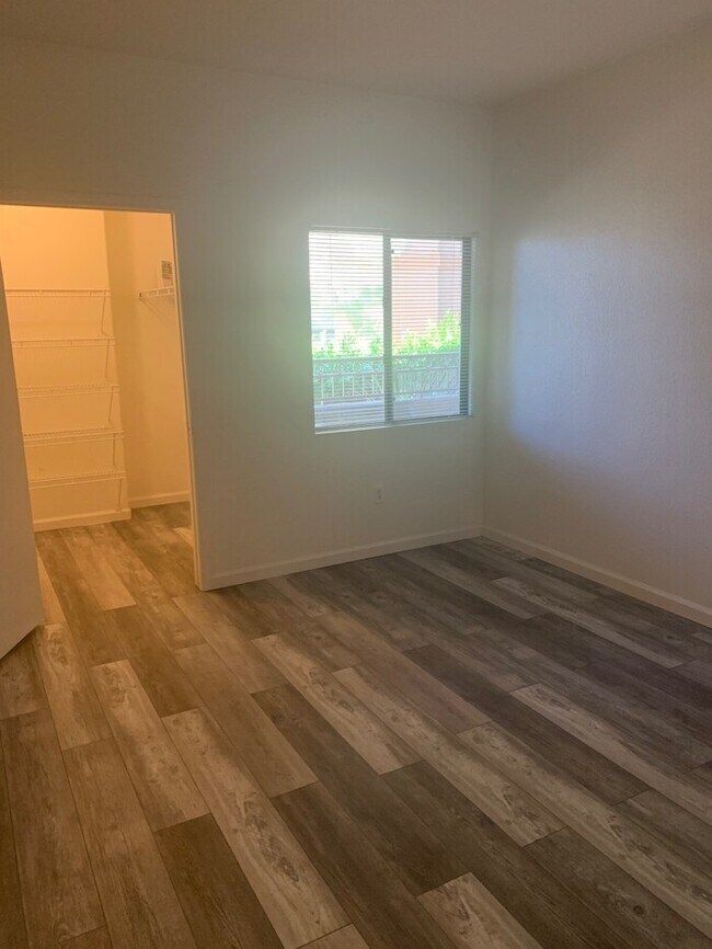 Building Photo - Renters Warehouse proudly presents a beaut...