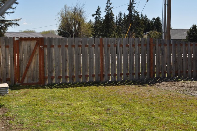 Building Photo - 608 East Remington Drive