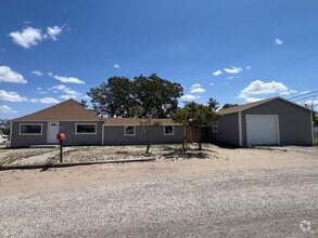 Building Photo - Renovated House for Rent in Fallon