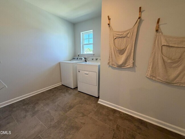 Building Photo - 2022 Attend Xing