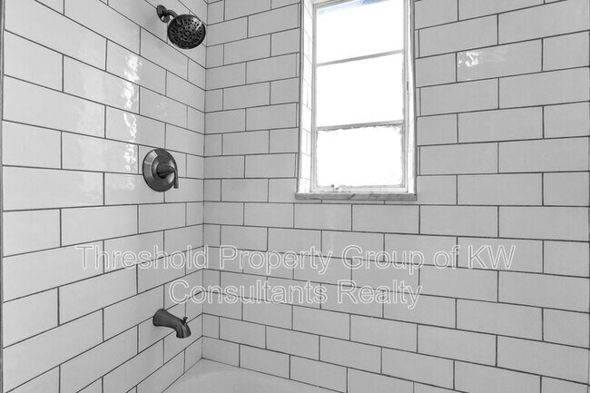 Building Photo - 61 N 21st St